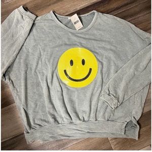 Fantastic Fawn Boutique top Loose fit oversized womens LARGE New smiley face NEW